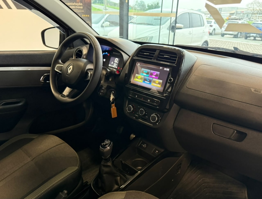 kwid outsider 1.0 2026 - apenas 5.400km13