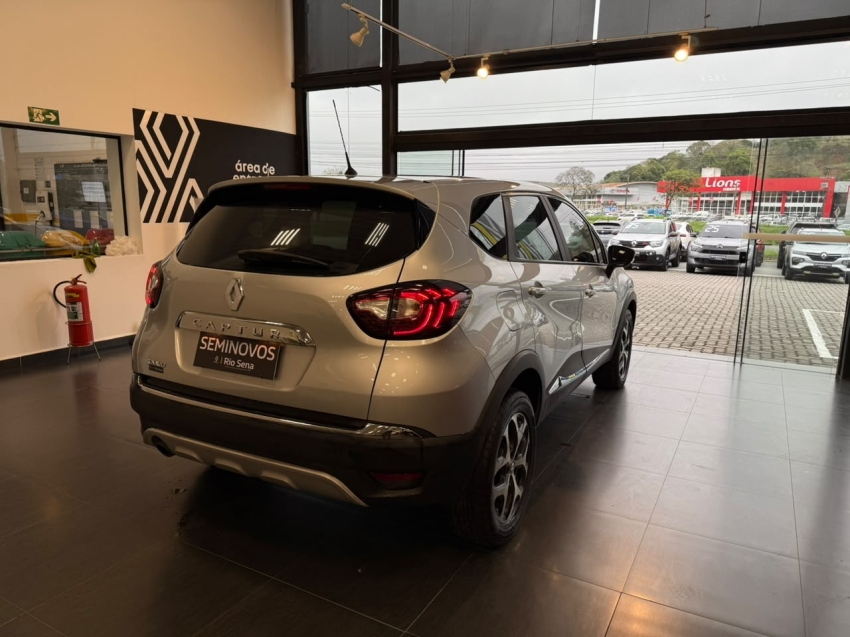 captur intense 1.6 aut 20204