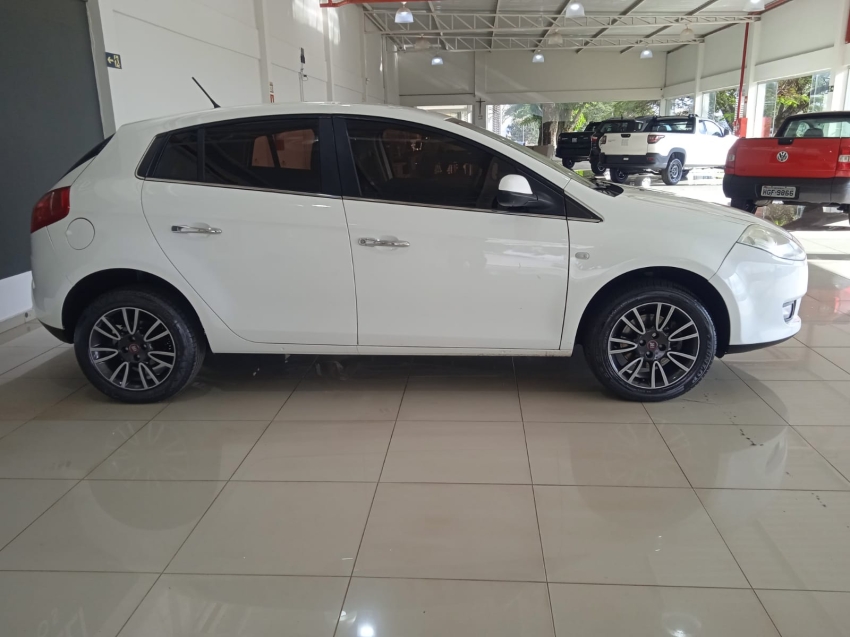 fiat bravo 1.8 essence 16v flex 4p manual 2014 fiat bravo 1.8 essence 16v flex 4p manual 2014