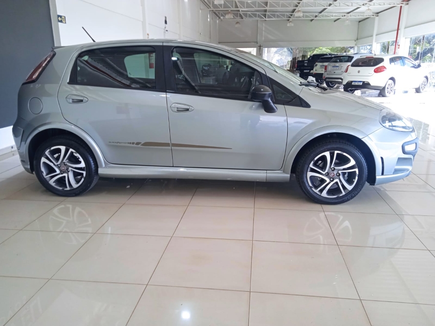 fiat punto 1.8 blackmotion 16v flex 4p manual 2016 fiat punto 1.8 blackmotion 16v flex 4p manual 2016