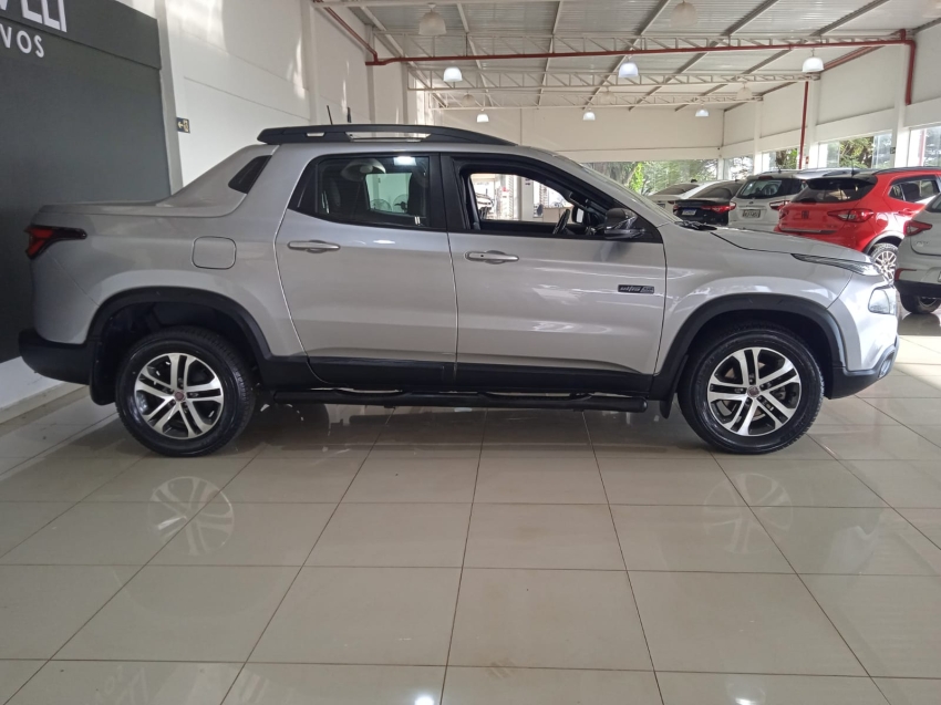 fiat toro 2.0 16v turbo diesel ultra 4wd at9 4p automatico 20214
