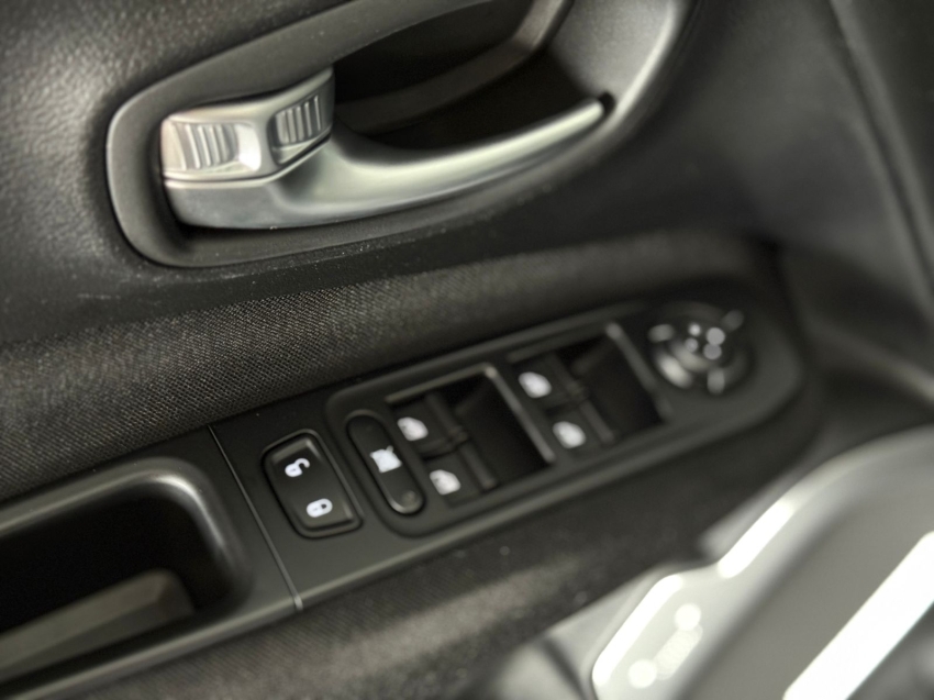 renegade sport 1.8 16v at