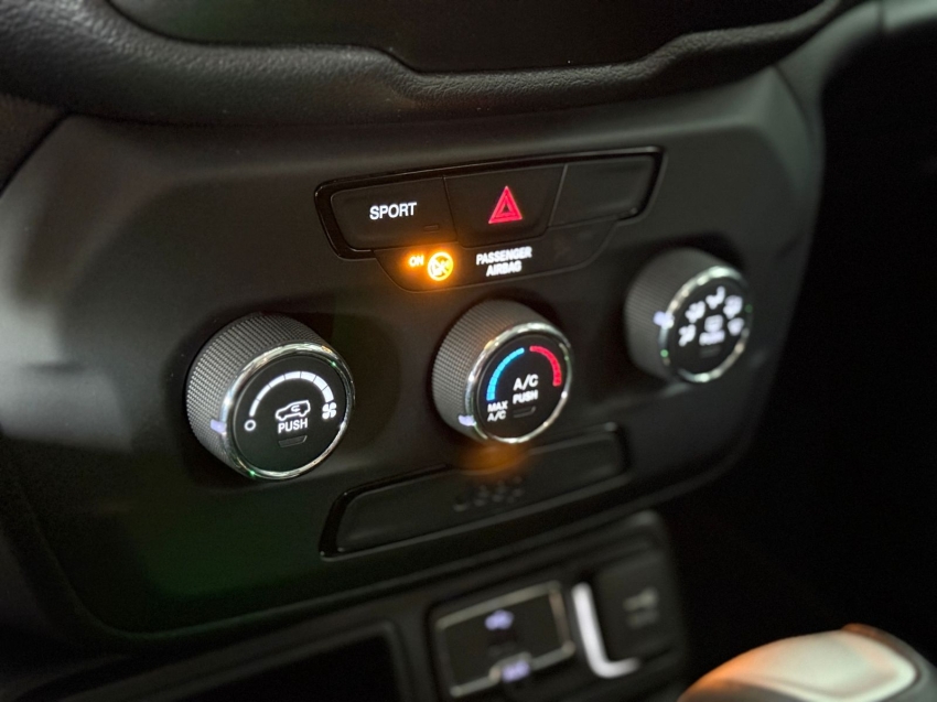 renegade sport 1.8 16v at