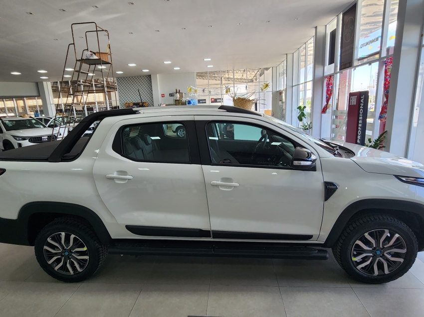 fiat strada 1.0 turbo 200 flex ranch cd cvt 4p automatico 2026