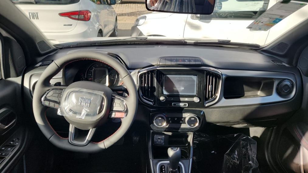 fiat strada 1.0 turbo 200 flex ultra cd cvt 4p automatico 2025 fiat strada 1.0 turbo 200 flex ultra cd cvt 4p automatico 2025