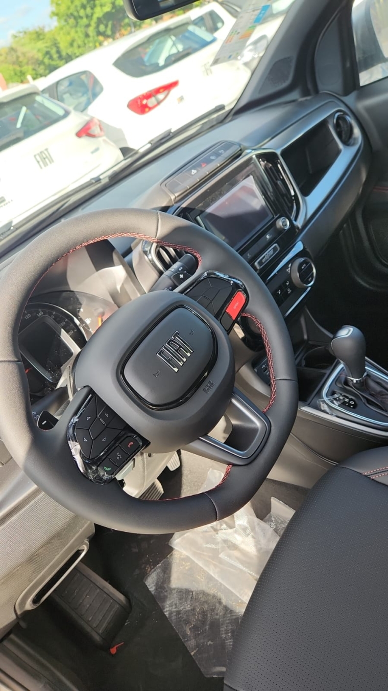 fiat strada 1.0 turbo 200 flex ultra cd cvt 4p automatico 2025