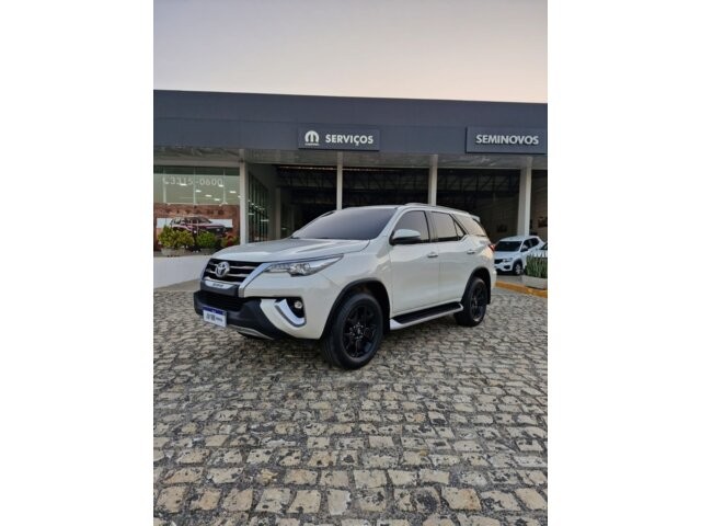 toyota hilux sw4 2.7 srv 7 lugares 4x2 16v flex 4p automatico diesel 5p 2019 toyota hilux sw4 2.7 srv 7 lugares 4x2 16v flex 4p automatico diesel 5p 2019