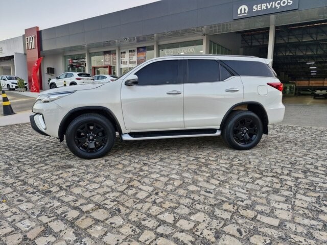 toyota hilux sw4 2.7 srv 7 lugares 4x2 16v flex 4p automatico diesel 5p 2019 toyota hilux sw4 2.7 srv 7 lugares 4x2 16v flex 4p automatico diesel 5p 2019