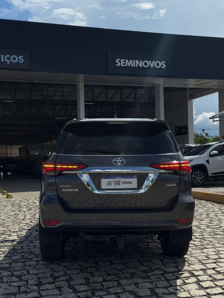 toyota hilux sw4 2.8 d-4d turbo diesel srx 4x4 automatico 5p 20235