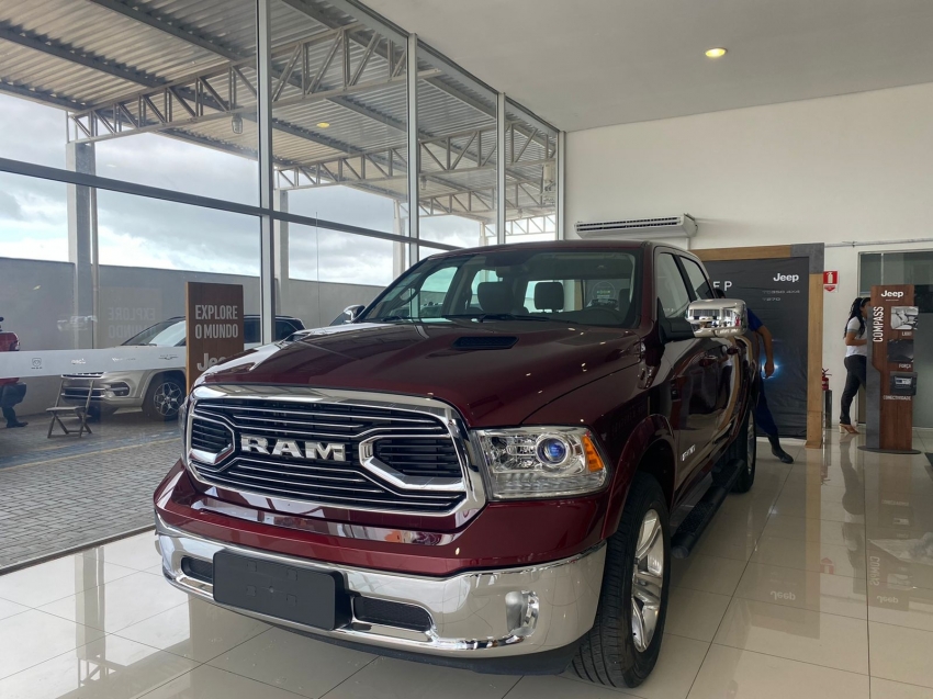 ram classic v8 400cv2