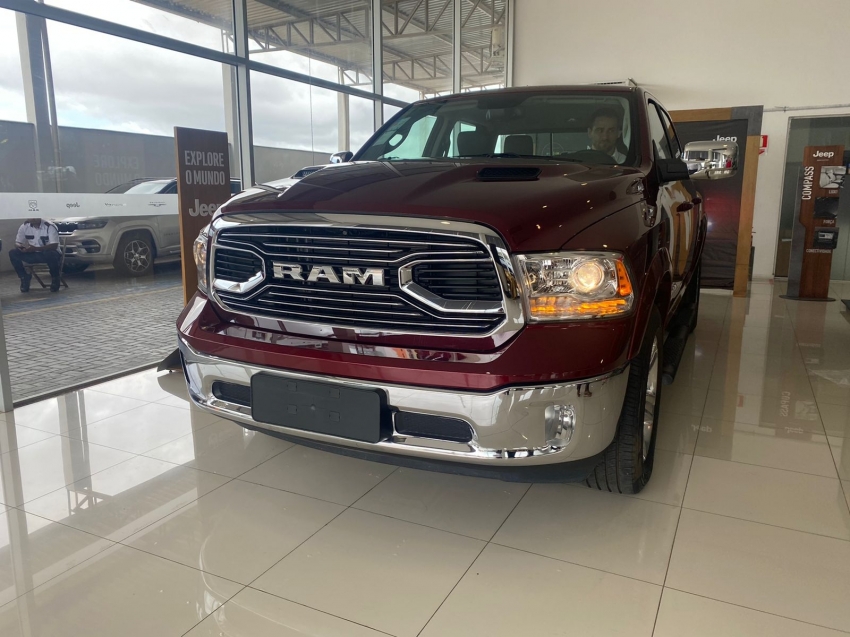 ram classic v8 400cv1