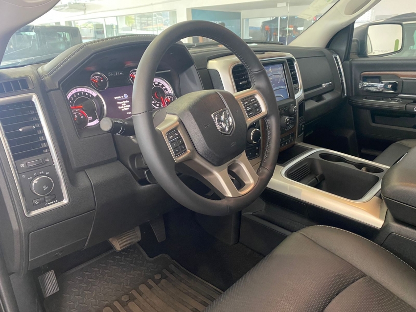 ram classic v8 400cv6