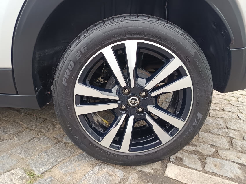 KICKS ADVANCE CVT13