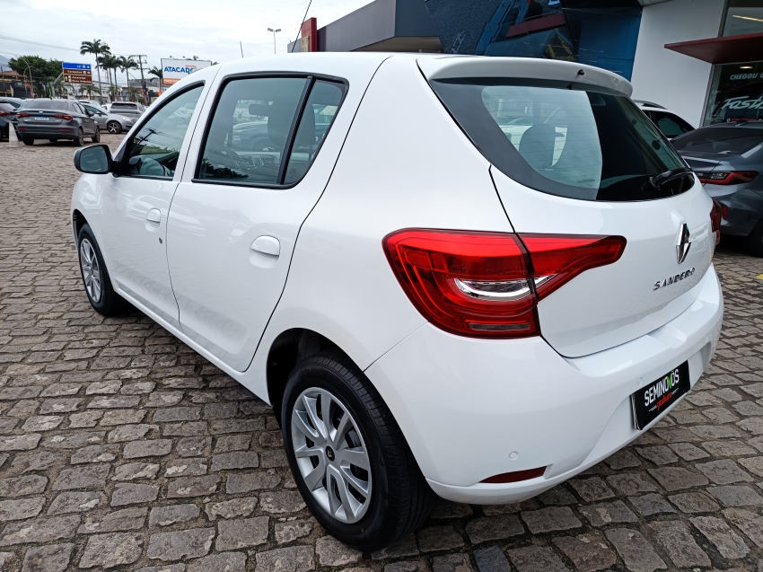 SANDERO ZEN10MT5