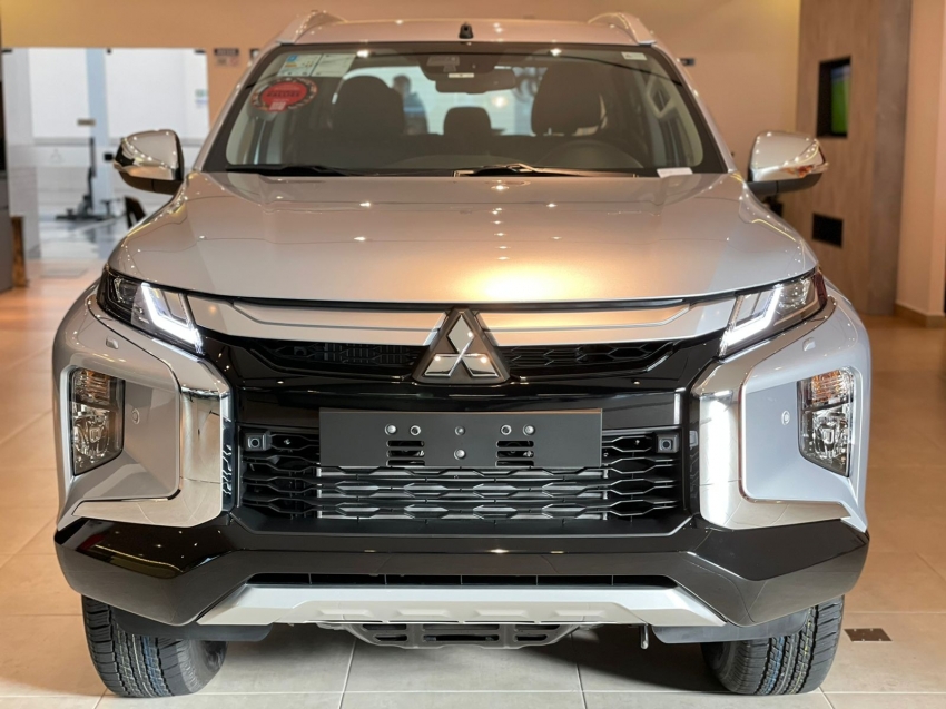 mitsubishi l200 triton sport hpe-s 2.4 diesel 4p automatico 2024