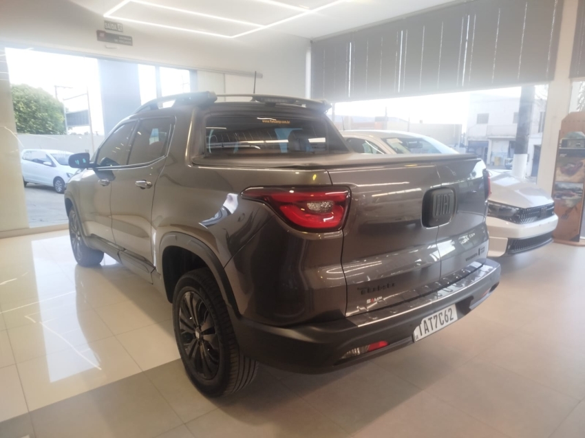 fiat toro 1.3 turbo 270 flex volcano at6 4p automatico 20253