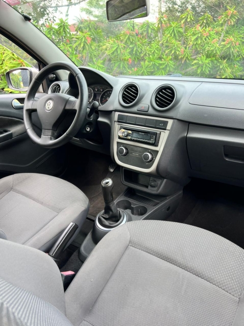 volkswagen voyage 1.0 mi 8v flex 4p manual 20136