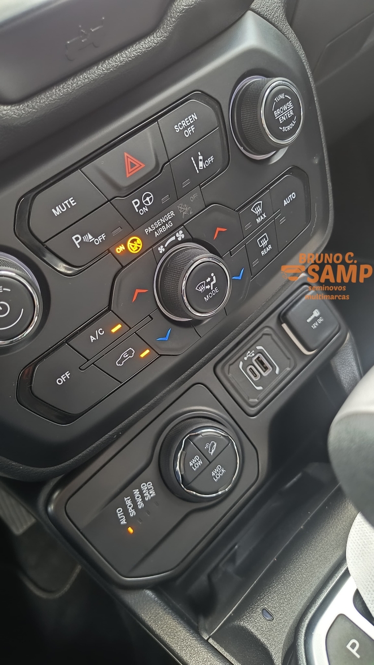 renegade s 1.3 t270 turbo flex 4x4 automatico renegade s 1.3 t270 turbo flex 4x4 automatico