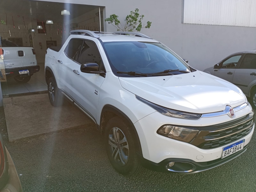 fiat toro 2.0 16v turbo diesel volcano 4wd at9 5p automatico 2018 fiat toro 2.0 16v turbo diesel volcano 4wd at9 5p automatico 2018