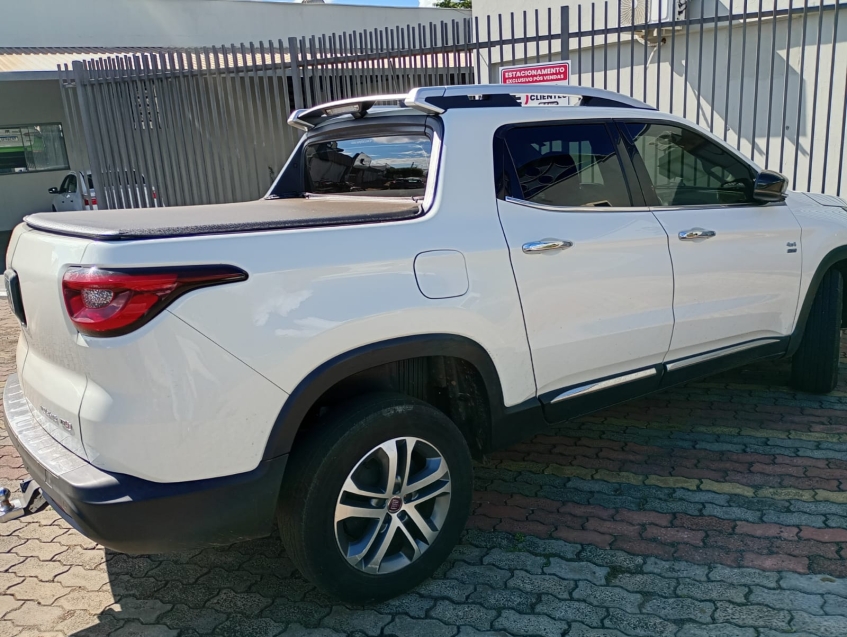 fiat toro 2.0 16v turbo diesel volcano 4wd at9 5p automatico 2018 fiat toro 2.0 16v turbo diesel volcano 4wd at9 5p automatico 2018