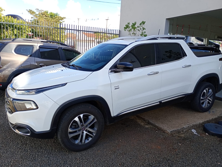 fiat toro 2.0 16v turbo diesel volcano 4wd at9 5p automatico 2018 fiat toro 2.0 16v turbo diesel volcano 4wd at9 5p automatico 2018