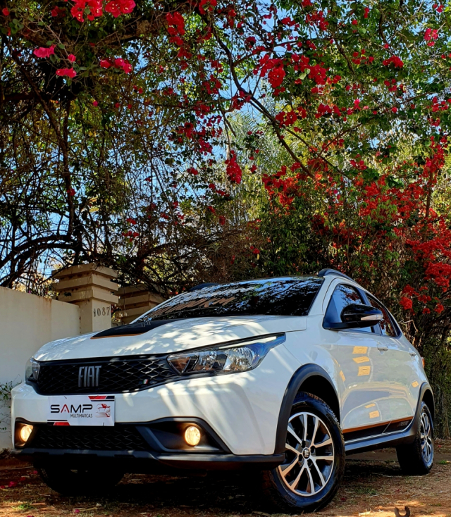 fiat argo 1.3 firefly flex trekking cvt 4p automatico 2025