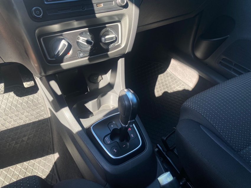 volkswagen fox 1.6 msi total flex connect 4p i-motion automatico 2019 volkswagen fox 1.6 msi total flex connect 4p i-motion automatico 2019