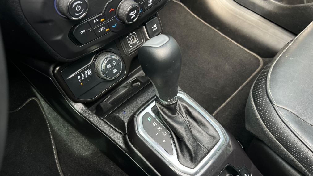 jeep renegade 1.3 t270 turbo flex s 4x4 at9 4p automatico 2023 jeep renegade 1.3 t270 turbo flex s 4x4 at9 4p automatico 2023