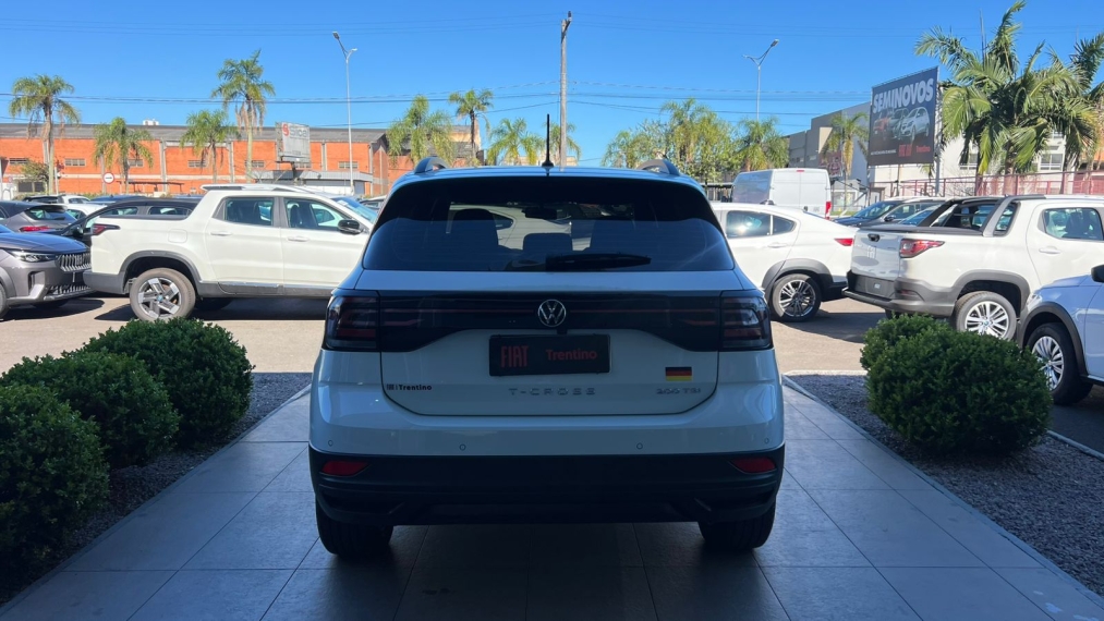 volkswagen t-cross 1.0 200 tsi total flex automatico 4p 2024 volkswagen t-cross 1.0 200 tsi total flex automatico 4p 2024