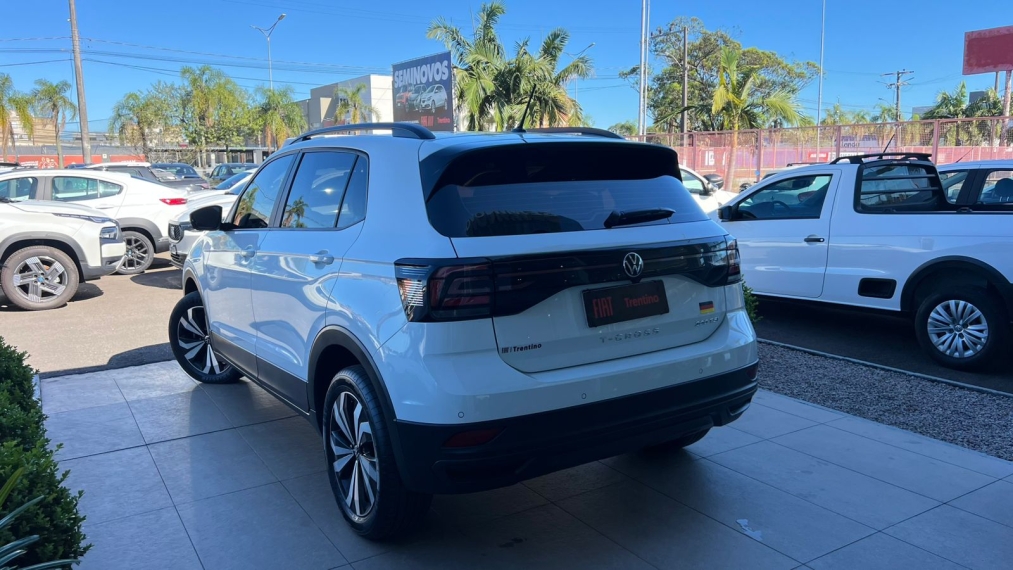 volkswagen t-cross 1.0 200 tsi total flex automatico 4p 2024 volkswagen t-cross 1.0 200 tsi total flex automatico 4p 2024