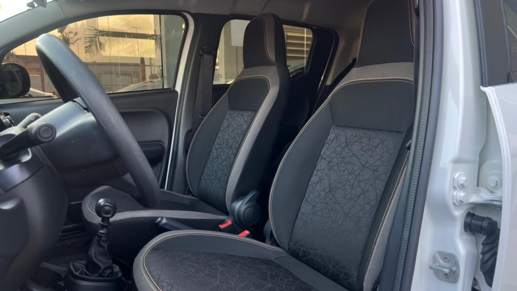 fiat mobi 1.0 evo flex trekking manual gasolina 4p 202511