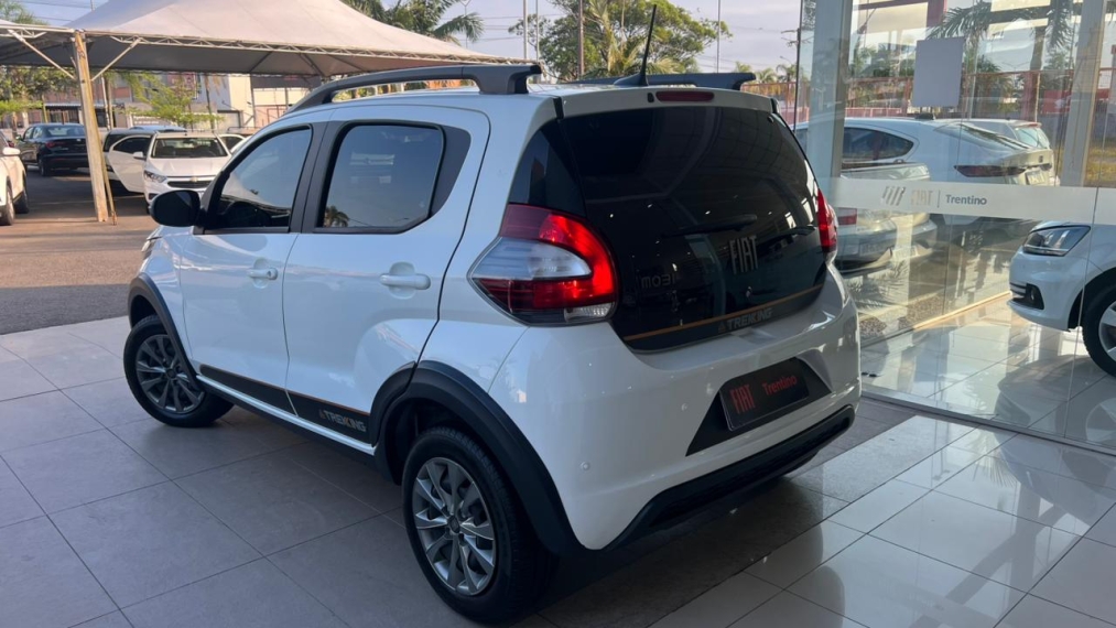 fiat mobi 1.0 evo flex trekking manual gasolina 4p 20253