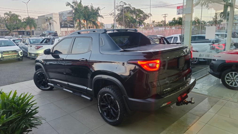 fiat toro 2.0 16v turbo diesel ultra 4wd at9 4p automatico 20221