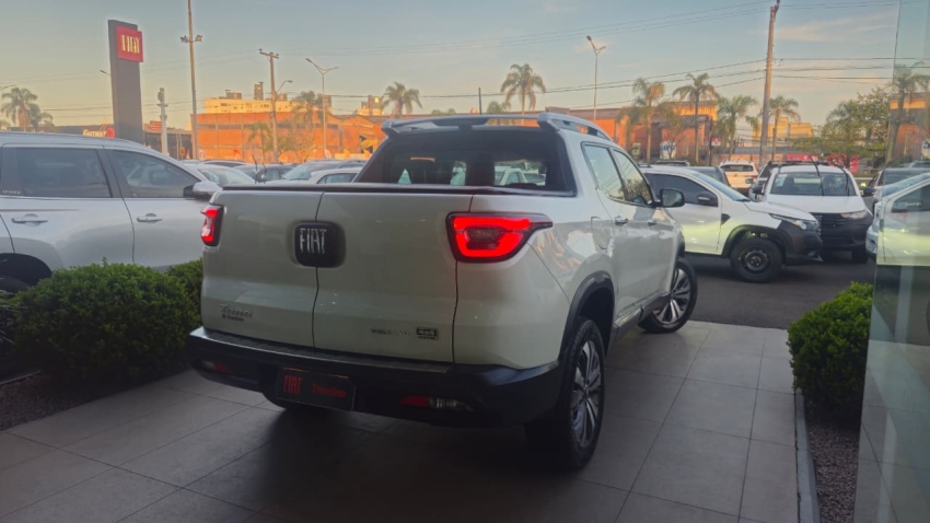fiat toro 2.0 16v turbo diesel volcano 4wd at9 4p automatico 20251