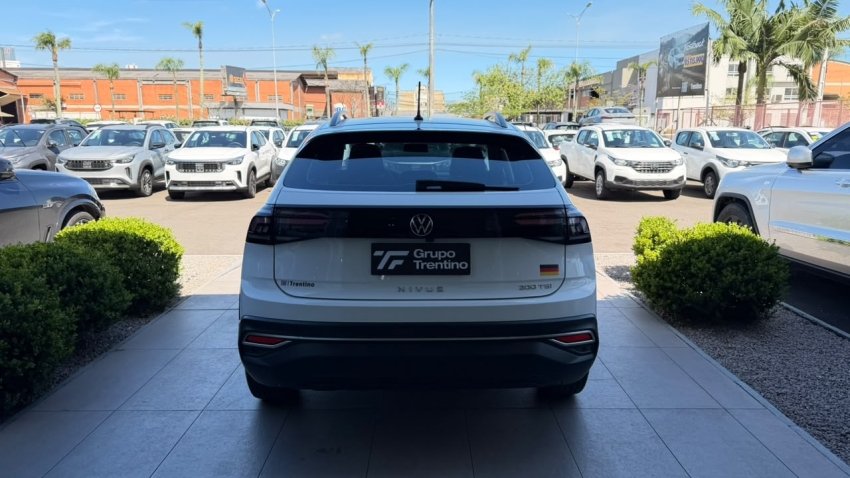 volkswagen nivus 1.0 200 tsi total flex comfortline automatico 4p 20234