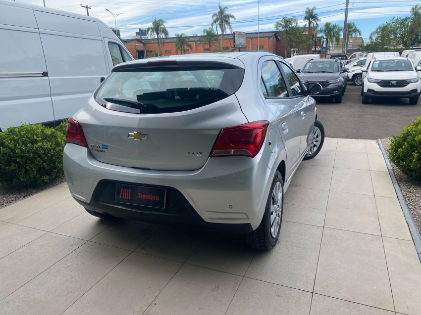 chevrolet onix 1.4 mpfi lt 8v flex 4p manual 2018 chevrolet onix 1.4 mpfi lt 8v flex 4p manual 2018