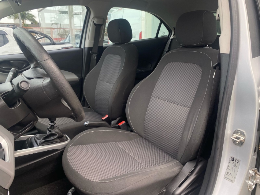 chevrolet onix 1.4 mpfi lt 8v flex 4p manual 2018 chevrolet onix 1.4 mpfi lt 8v flex 4p manual 2018