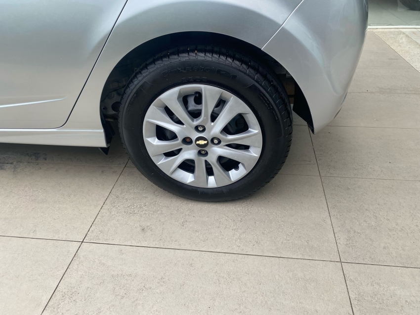 chevrolet onix 1.4 mpfi lt 8v flex 4p manual 2018 chevrolet onix 1.4 mpfi lt 8v flex 4p manual 2018