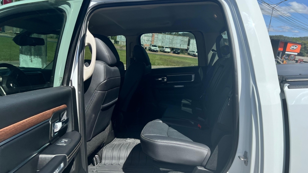 ram classic 5.7 v8 gasolina laramie cd 4x4 automatico 4p 2023 ram classic 5.7 v8 gasolina laramie cd 4x4 automatico 4p 2023