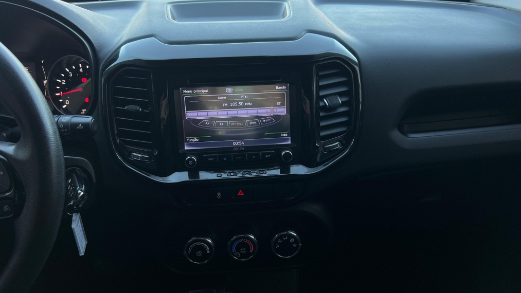 fiat toro 1.8 16v evo flex freedom at6 4p automatico 2017 fiat toro 1.8 16v evo flex freedom at6 4p automatico 2017