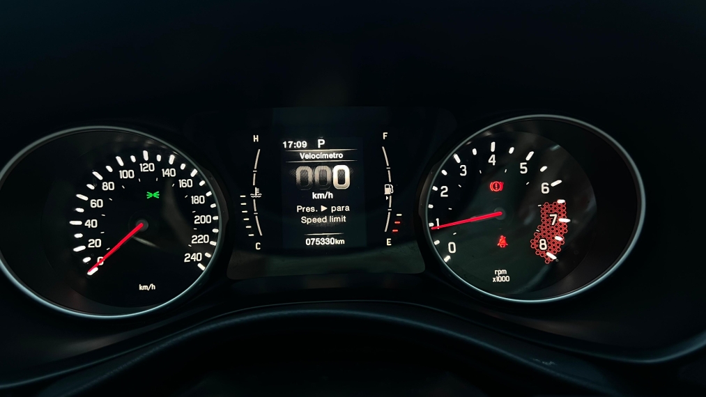 fiat toro 1.8 16v evo flex freedom at6 4p automatico 2017 fiat toro 1.8 16v evo flex freedom at6 4p automatico 2017