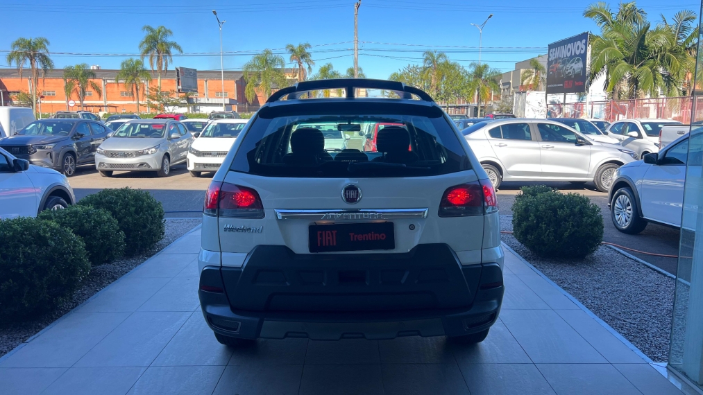 fiat palio 1.8 mpi adventure weekend 16v flex 4p manual 2017
