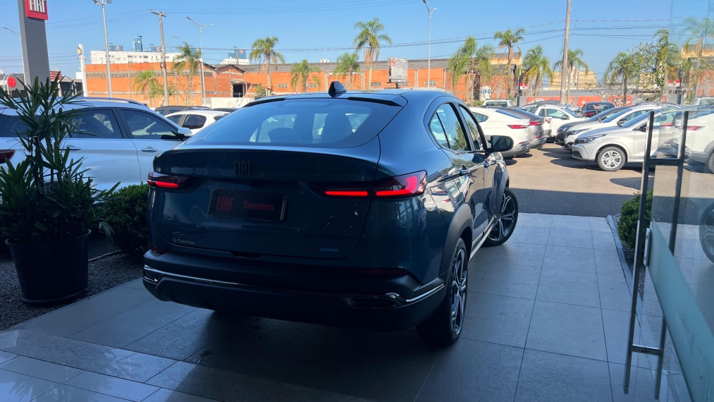 fiat fastback 1.0 turbo 200 hybrid impetus cvt flex 4p automatico 2025