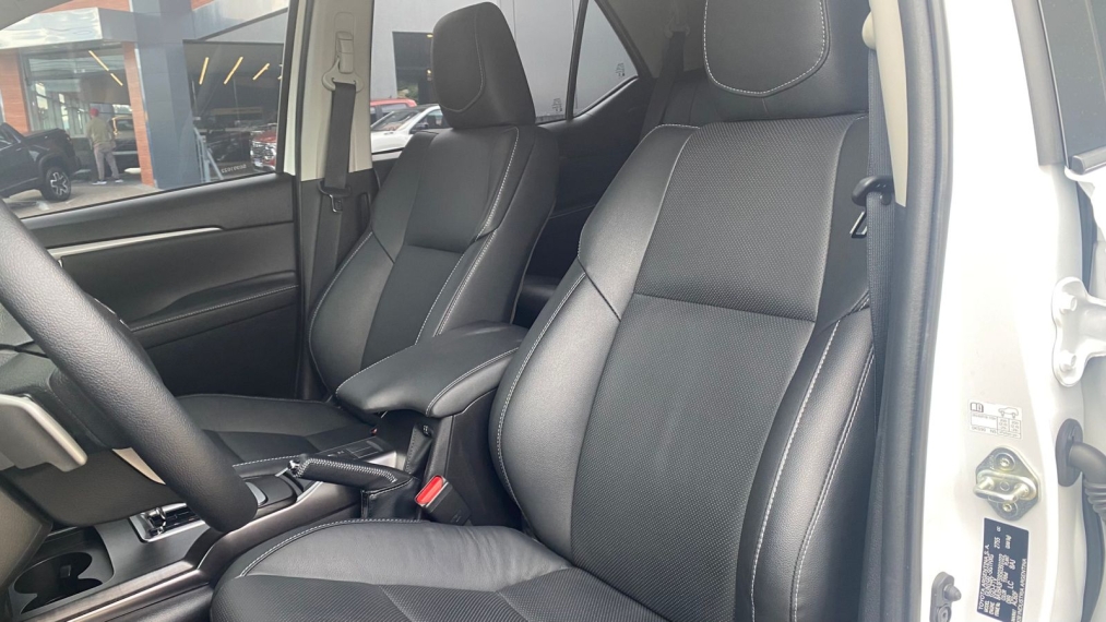 toyota hilux sw4 2.8 d-4d turbo diesel srx platinum 7l 4x4 automatico 4p 202512