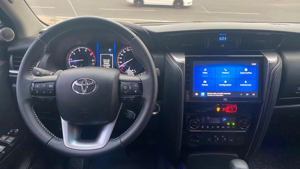 toyota hilux sw4 2.8 d-4d turbo diesel srx platinum 7l 4x4 automatico 4p 20257