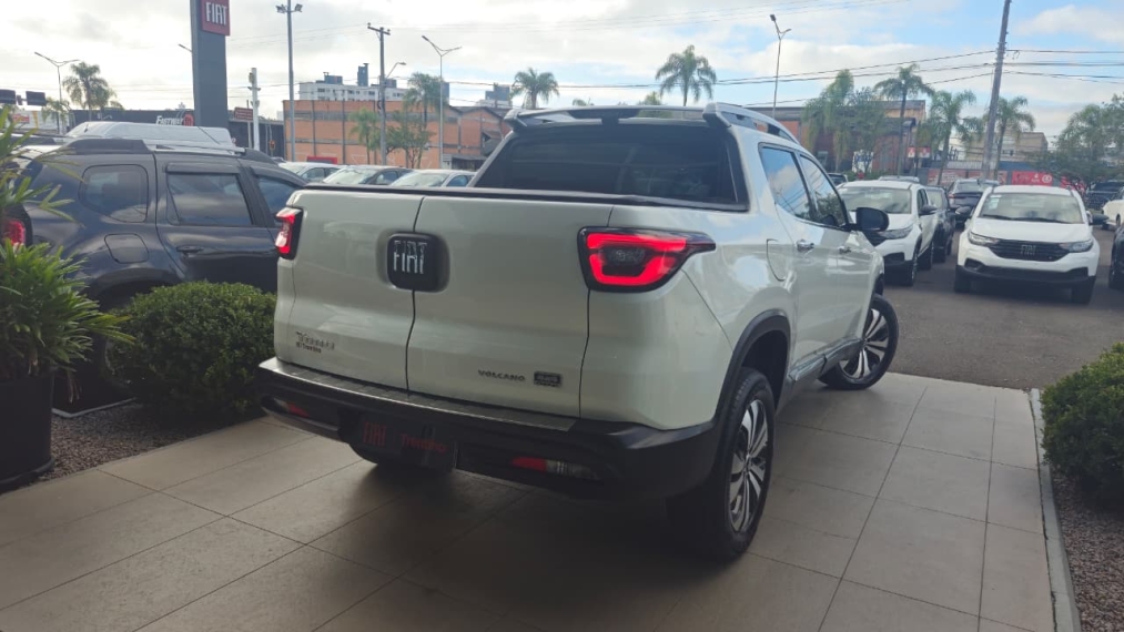 fiat toro 2.0 16v turbo diesel volcano 4wd at9 4p automatico 20223