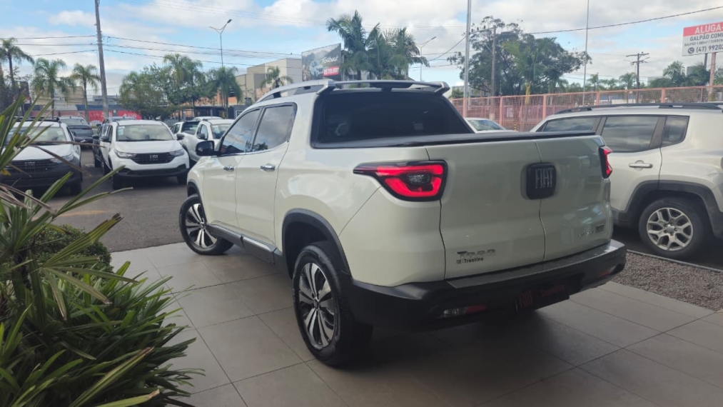 fiat toro 2.0 16v turbo diesel volcano 4wd at9 4p automatico 20221