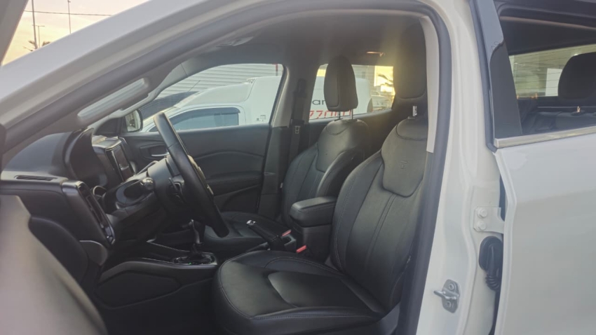 fiat toro 2.0 16v turbo diesel volcano 4wd at9 4p automatico 202511