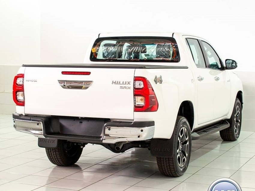 toyota hilux 2.8 d-4d turbo diesel cd srx 4x4 automatico 4p 2025