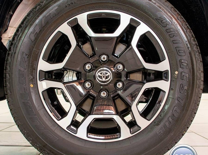 toyota hilux 2.8 d-4d turbo diesel cd srx 4x4 automatico 4p 2025